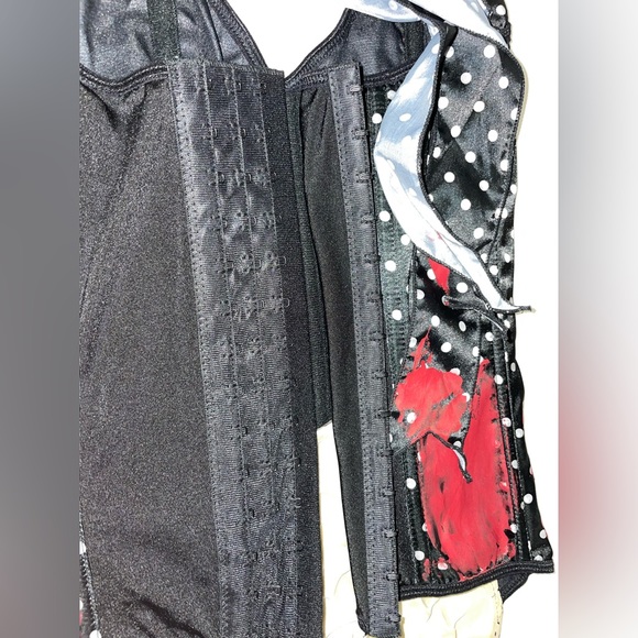 *Clearance* NWT Hot Topic Zombie Corset Halter Top Size Small - Picture 5 of 10